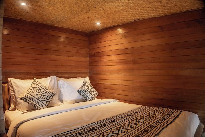 Room 42 of 183