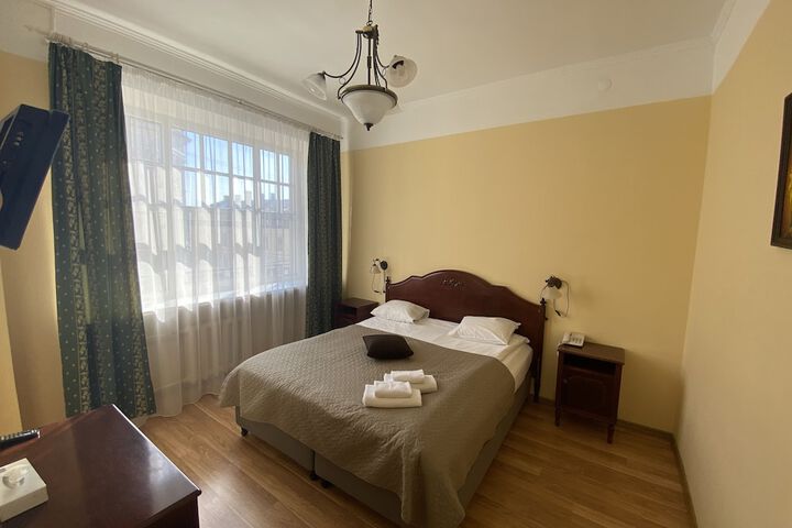 Room 97 of 272
