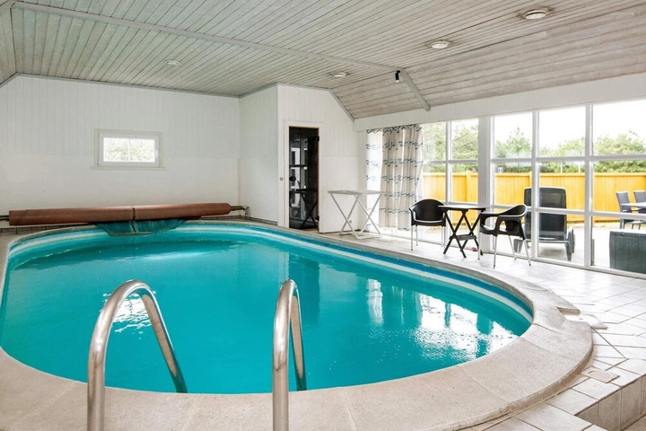 Pool 14 of 21
