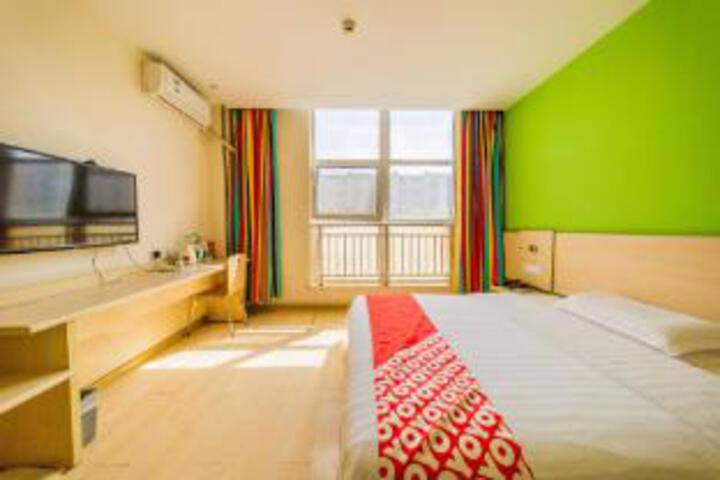 Room 10 of 12