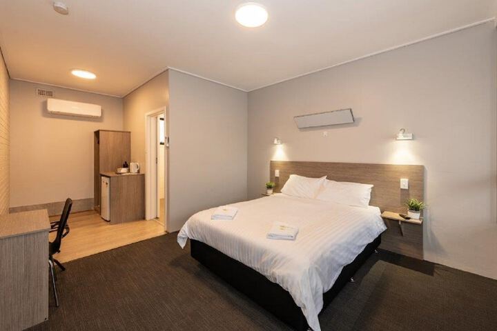 Room 4 of 55