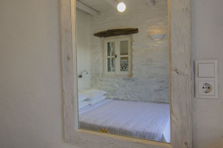 Room 21 of 142