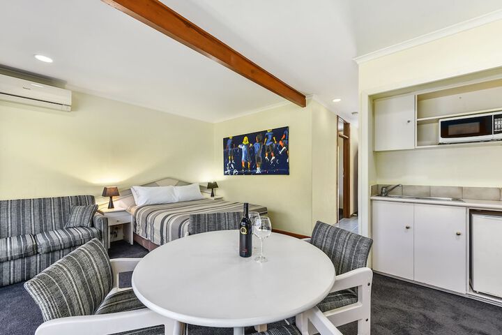 Room 17 of 41
