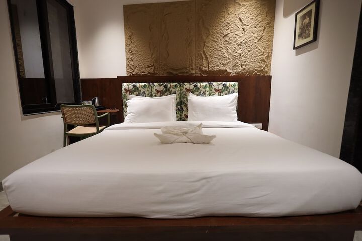 Room 5 of 43