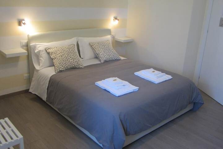 Room 9 of 26