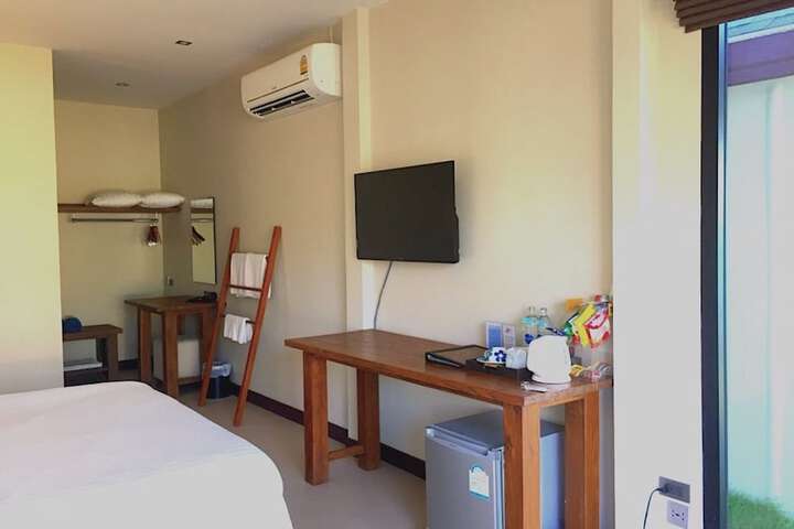 Room 48 of 86