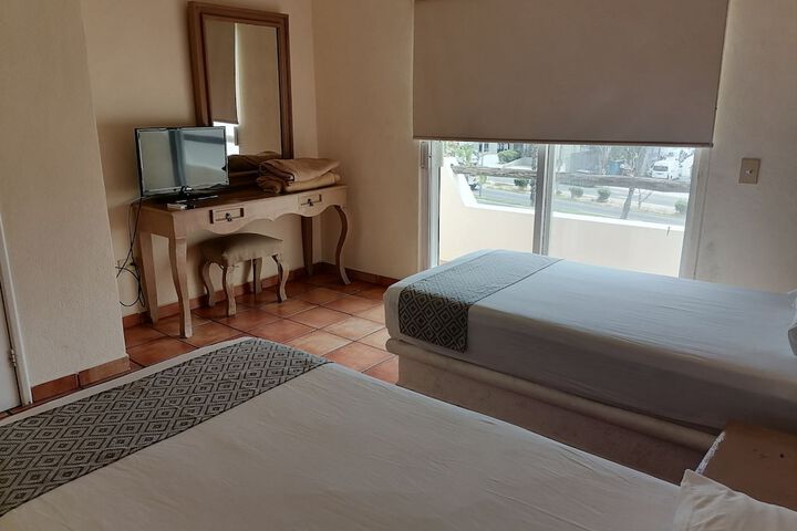 Room 27 of 109