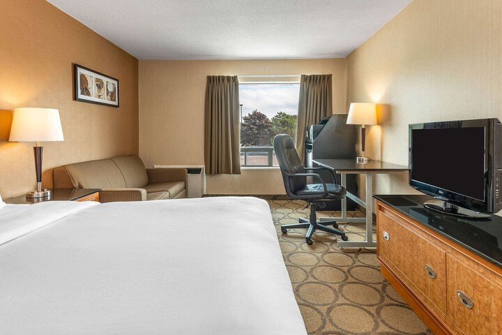 Room 10 of 21
