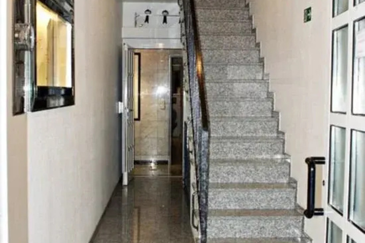Room 13 of 20