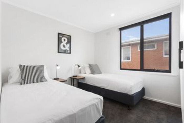 Room 6 of 26