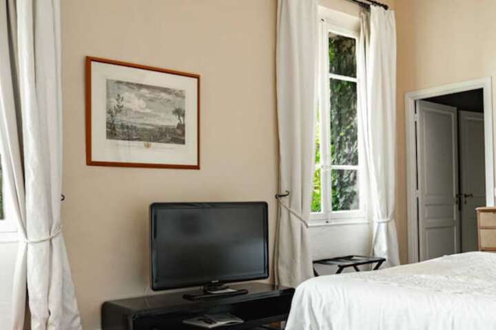 Room 27 of 94