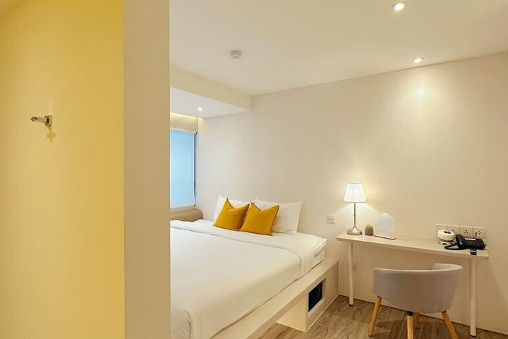 Room 14 of 25