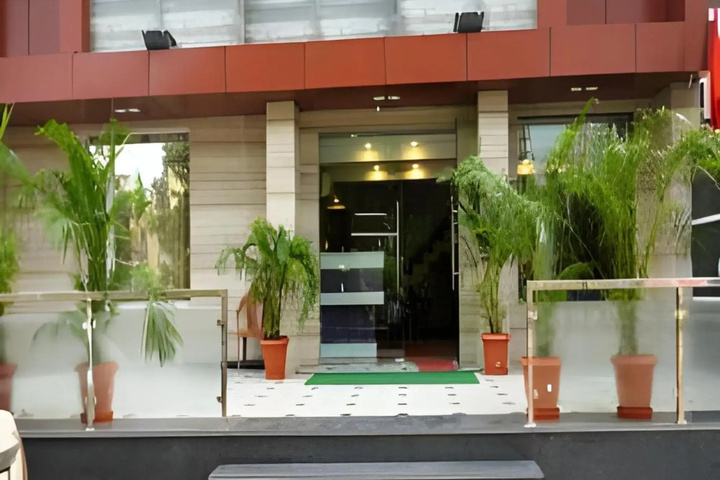 Satyam Lodge
