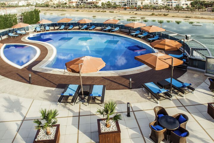 Pool Hotel