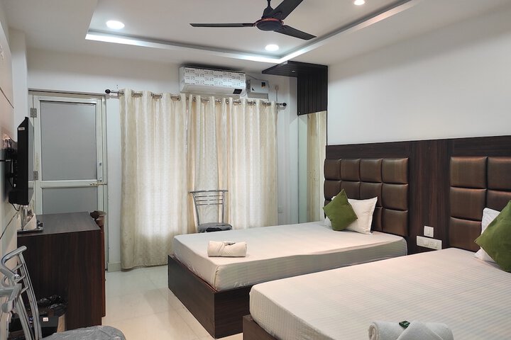 Room 32 of 47