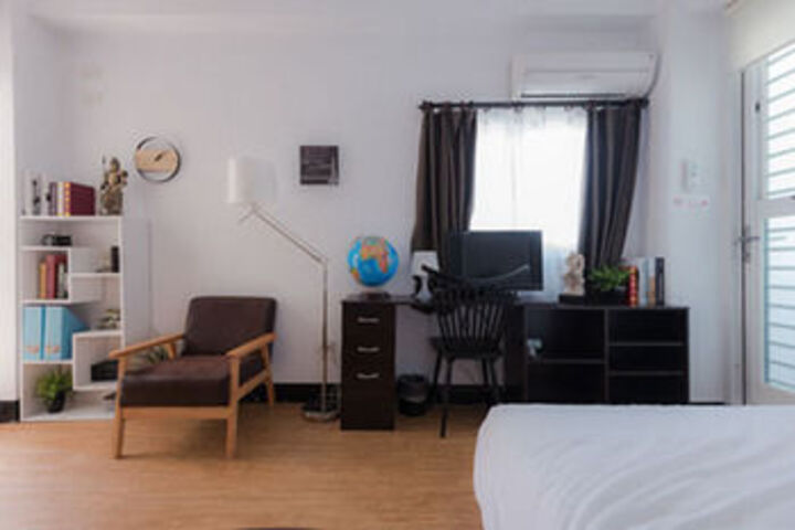 Room 9 of 30