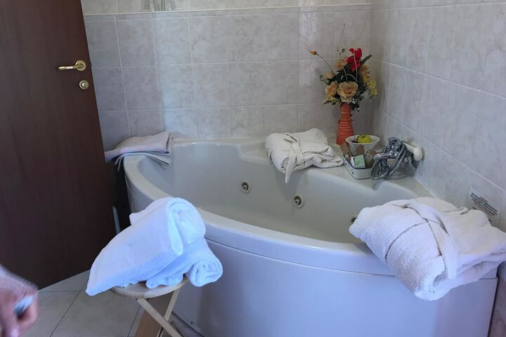 Hot Tub 51 of 91