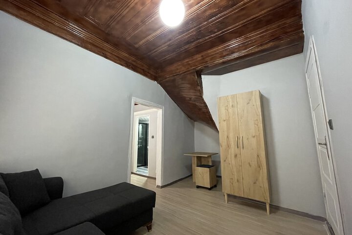 Room 47 of 100