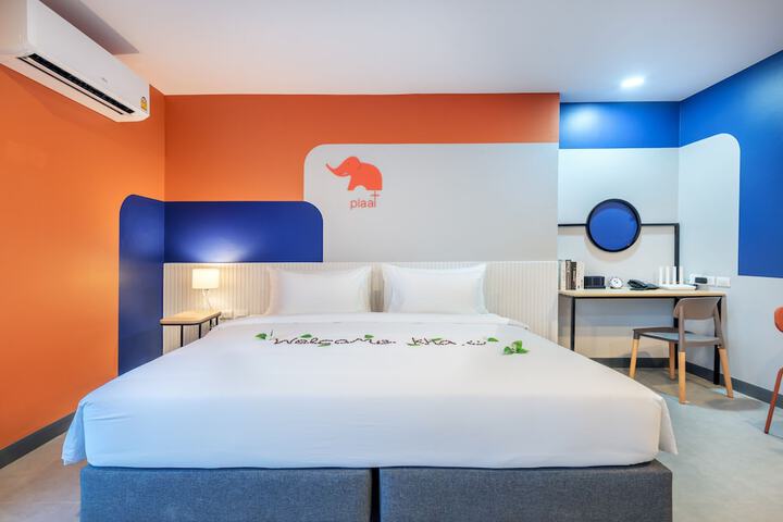 Room 27 of 69