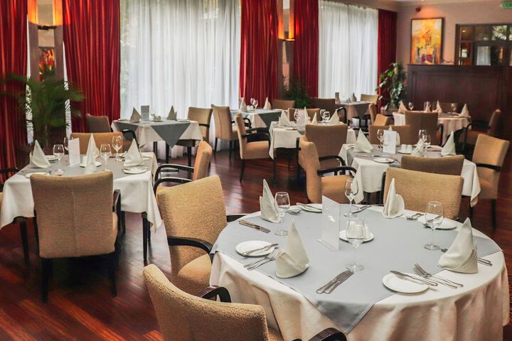 Dining 72 of 91