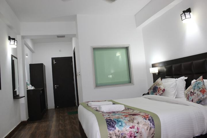 Room 30 of 53
