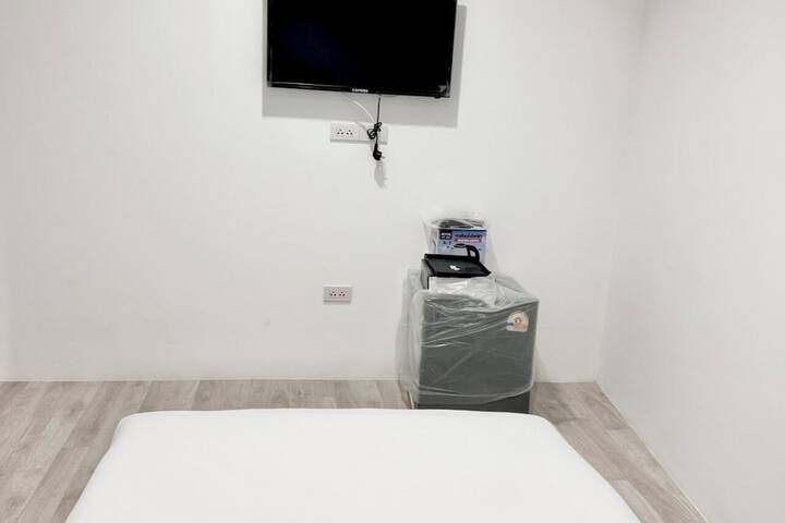 Room 25 of 60