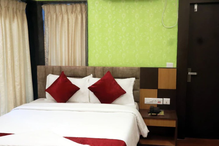 Room 2 of 11