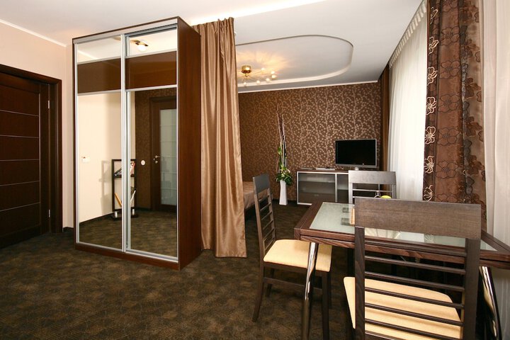 Room 3 of 29