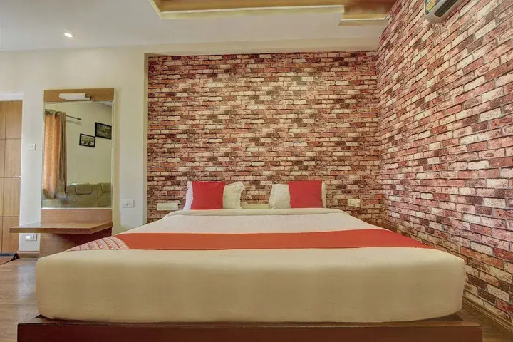 Room 3 of 15