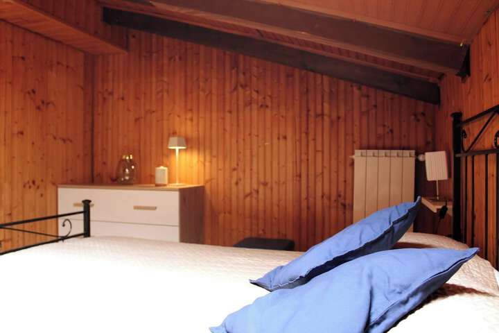 Room 4 of 35