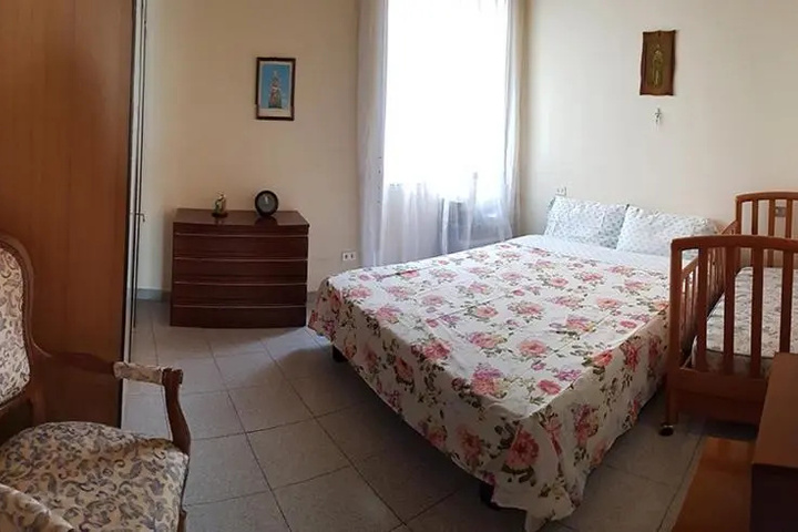 Room 3 of 9