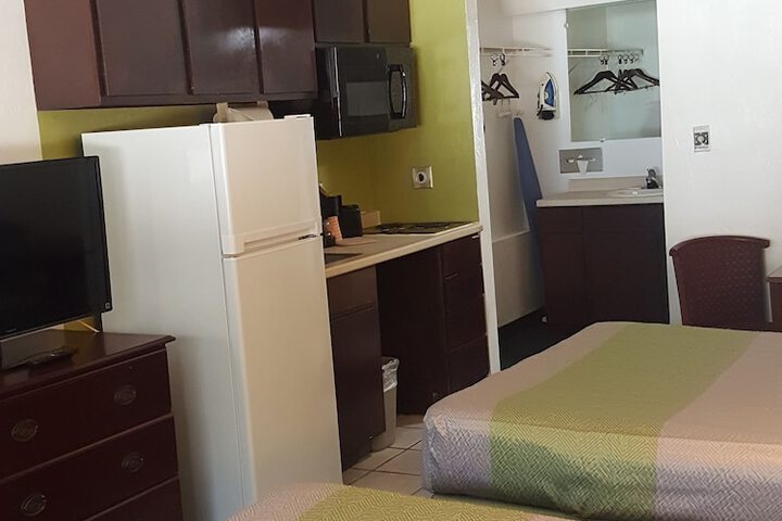 Efficiency 2 Double Beds (6 of 8)