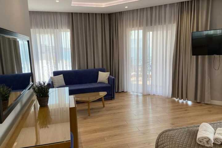 Room 12 of 41