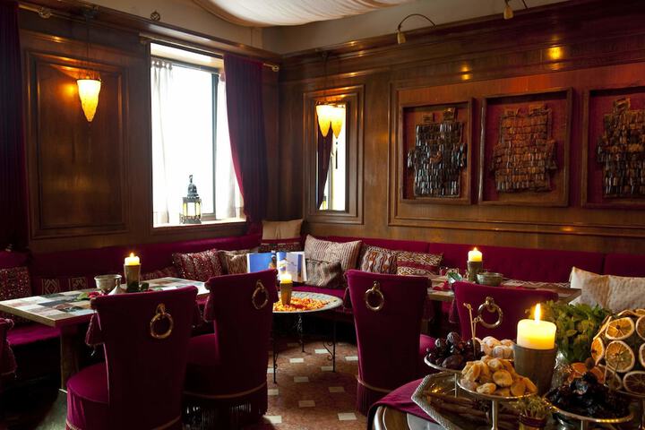Lounge 111 of 122