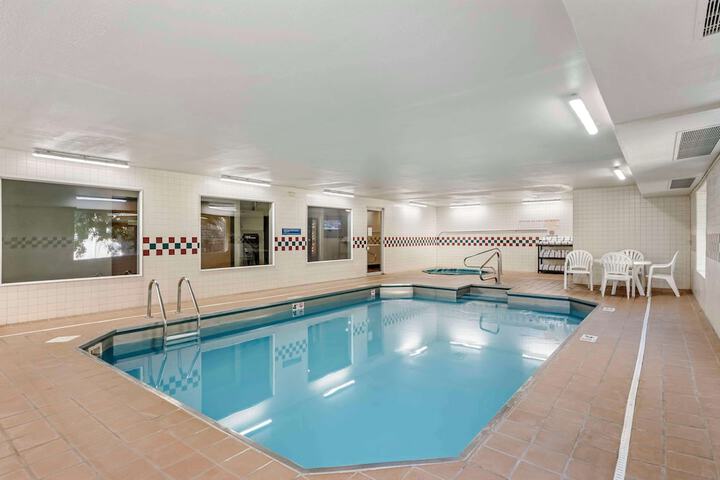 Pool 33 of 41
