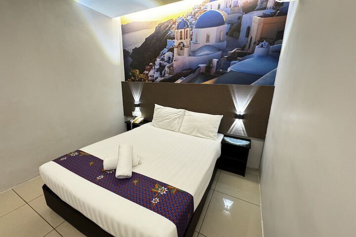 Room 4 of 30