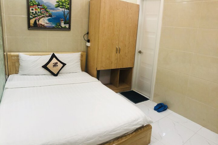 Room 13 of 31