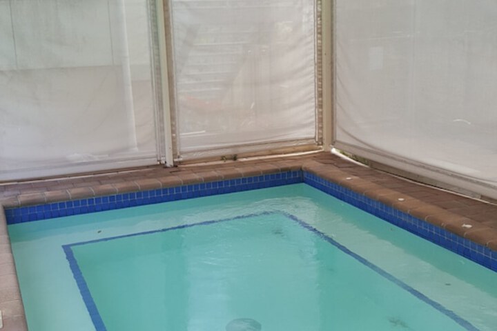 Pool 19 of 35