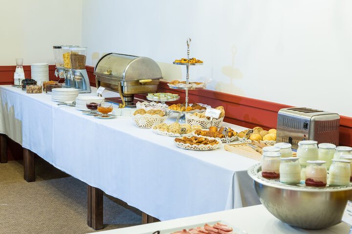 Breakfast/Coffee Service 66 of 81