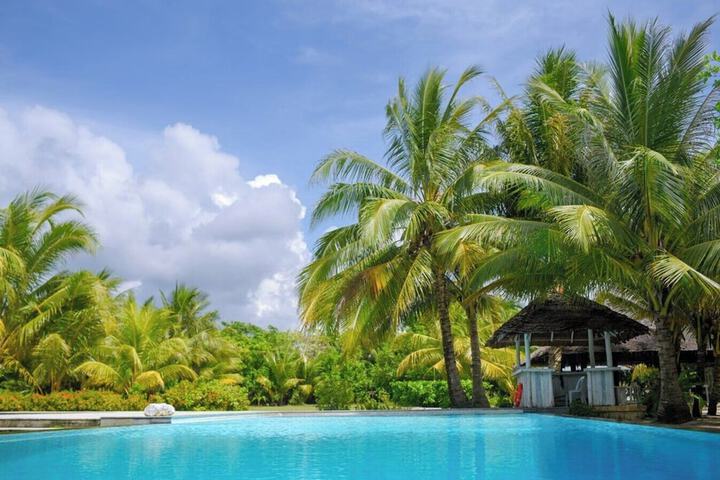 Pool Hotel