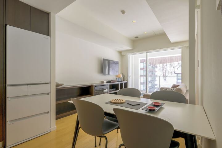 Room 53 of 237