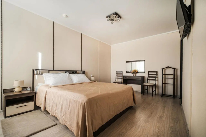 Room 3 of 25