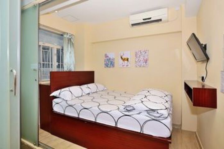 Room 72 of 93
