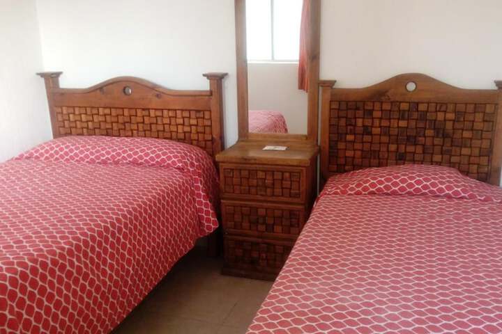 Room 25 of 33
