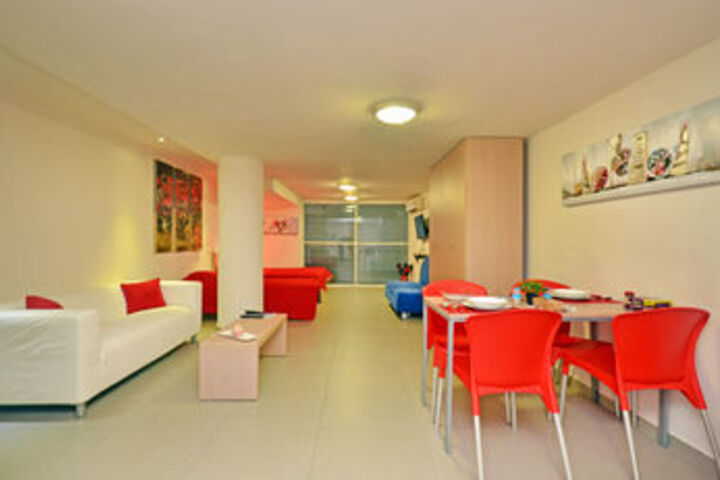 Room 14 of 17