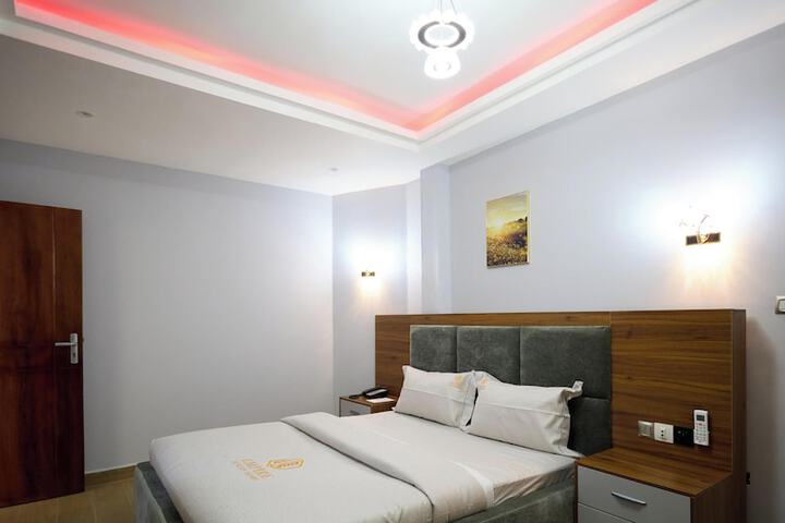 Room 13 of 170