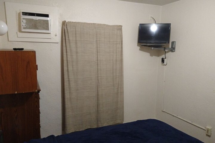 Room 7 of 27