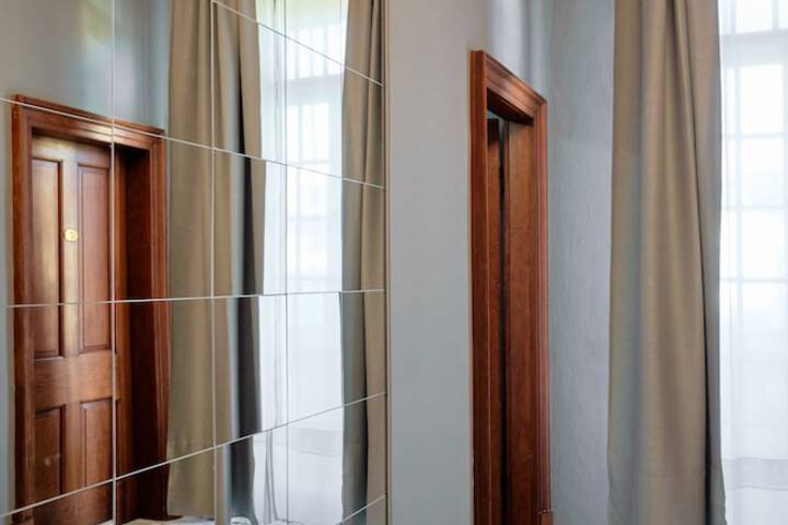 Room 9 of 50