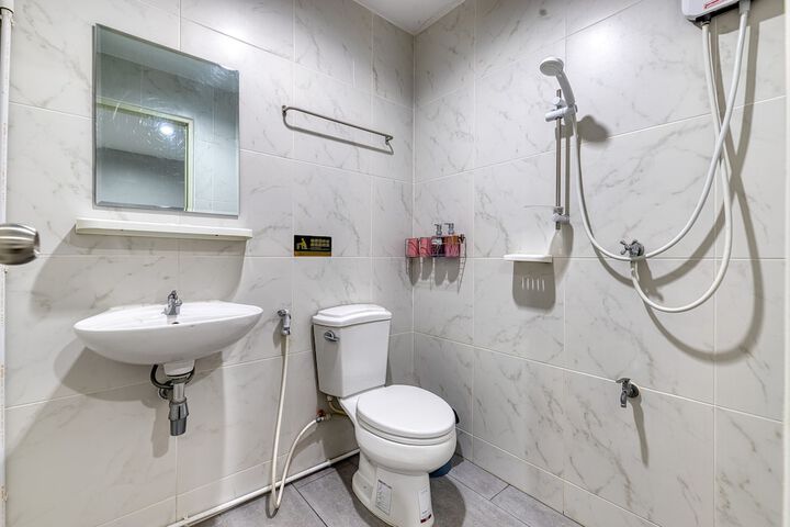 Room 15 of 20