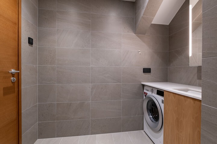 Room 48 of 60